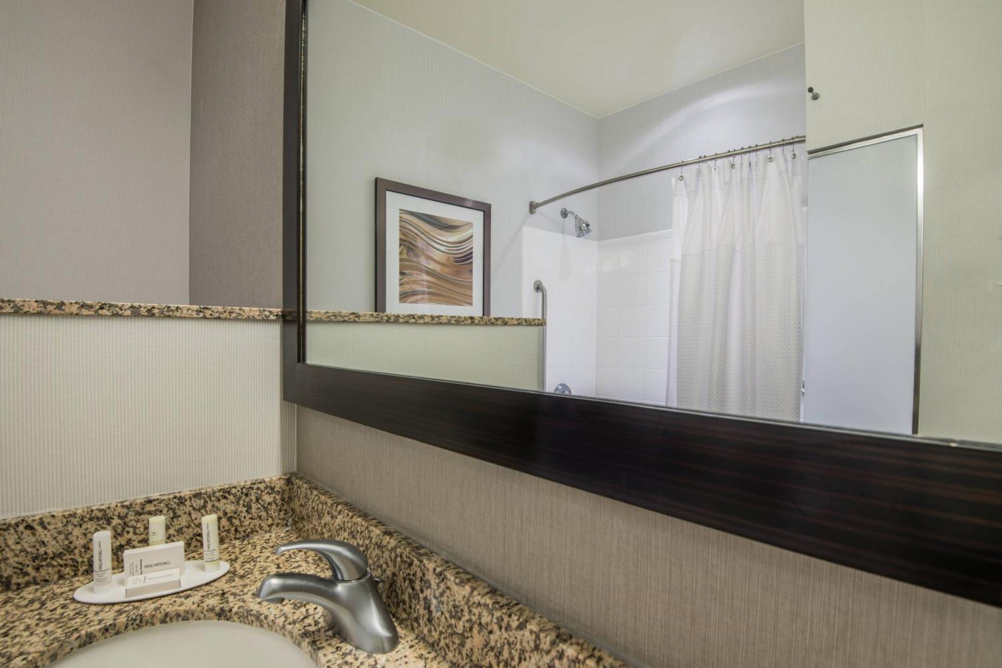 Courtyard By Marriott Waldorf Hotel Bagian luar foto