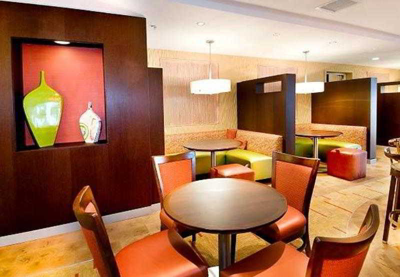 Courtyard By Marriott Waldorf Hotel Bagian luar foto