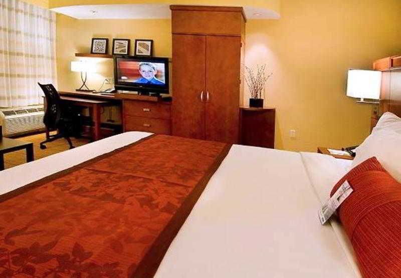 Courtyard By Marriott Waldorf Hotel Bagian luar foto