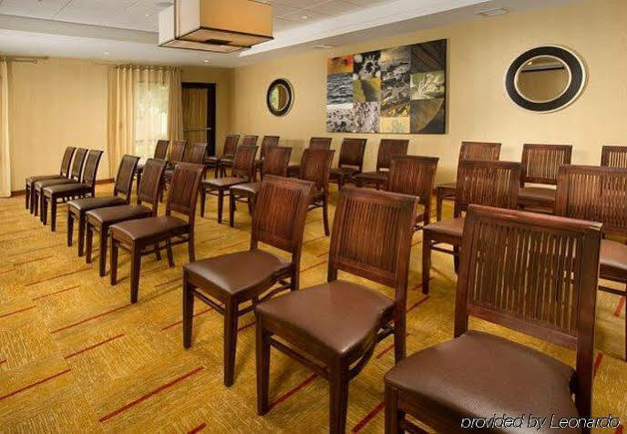 Courtyard By Marriott Waldorf Hotel Bagian luar foto